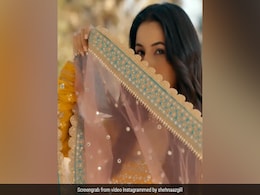 लहंगा पहन शहनाज गिल ने हवा में लहराया दुपट्टा, वायरल हो रहा VIDEO लहंगा पहन शहनाज गिल ने हवा में लहराया दुपट्टा, वायरल हो रहा VIDEO