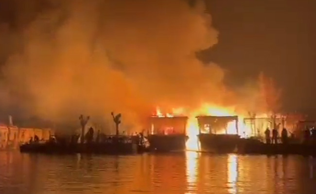 2 Houseboats Burnt In Fire At Srinagar's Dal Lake