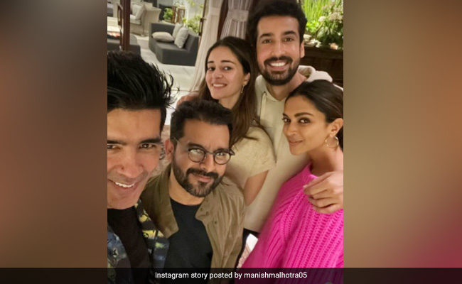 Inside Deepika Padukone, Ananya Panday And Team <i>Gehraiyaan</i>'s Get-Together At Manish Malhotra's House