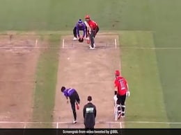 BBL में डेब्यू करने वाले उन्मुक्त चंद 'लॉलीपॉप गेंद' पर हुए आउट, गेंदबाज ने ऐसे ललचाया, देखें Video BBL में डेब्यू करने वाले उन्मुक्त चंद 'लॉलीपॉप गेंद' पर हुए आउट, गेंदबाज ने ऐसे ललचाया, देखें Video