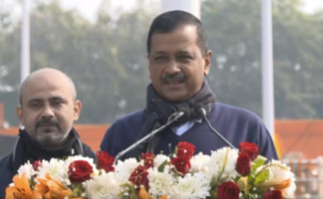 दिल्ली में 75 जगहों पर फहराए गए 115 फुट ऊंचे तिरंगे, केजरीवाल बोले-'आज बड़ा गर्व का दिन'