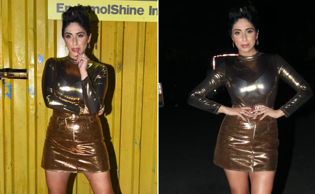 Nothing Glitters Quite Like Gold Other Than Neha Bhasin In A Jazzy Golden Outfit