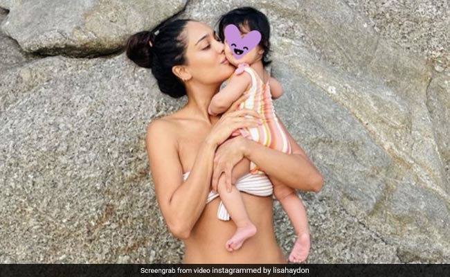 Lisa Haydon's 2021 Highlight Was Posing With Baby Lara In Chic Beachwear
