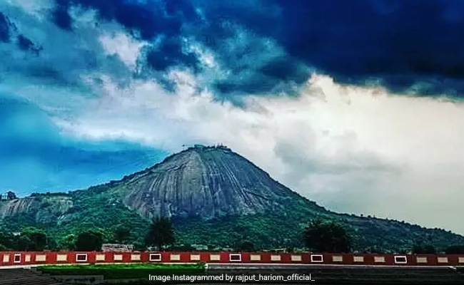 मंदार पर्वत को क्यों माना जाता है 3 धर्मों का संगम स्थल, समुद्र मंथन से लेकर महाभारत तक जुड़ी हैं मान्यताएं