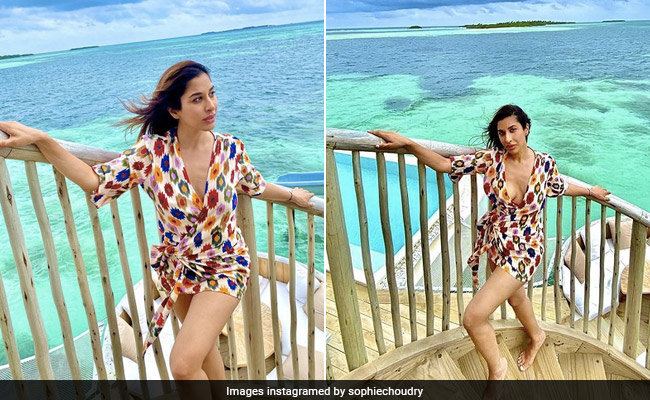 Who Needs Bikinis When You've Got Wrap Dresses For The Beach Like Sophie Choudry