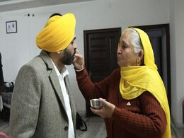 भगवंत मान ने कैसे तय किया एक कॉमेडियन से पंजाब का CM बनने तक का सफर, पढ़ें यहां भगवंत मान ने कैसे तय किया एक कॉमेडियन से पंजाब का CM बनने तक का सफर, पढ़ें यहां