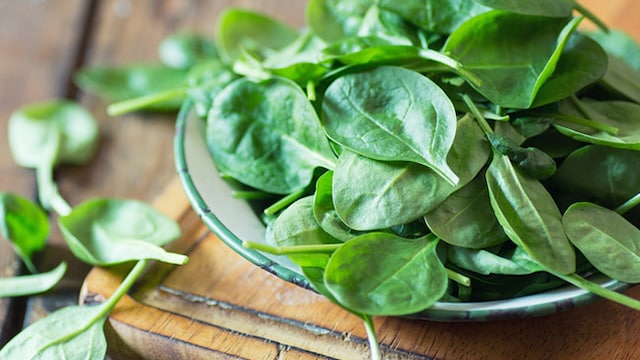 Eating spinach can help boost iron levels
