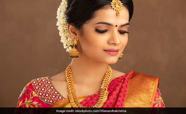 Amazon Sale 2022: पार्टी में दिखना है स्टनिंग, तो आज ही हैवी डिस्काउंट पर खरीदें ये शानदार ज्वैलरी