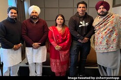 "Game-Changer": Navjot Sidhu As Actor Sonu Sood's Sister Joins Congress "Game-Changer": Navjot Sidhu As Actor Sonu Sood's Sister Joins Congress