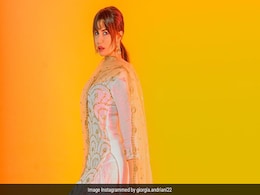अरबाज खान की गर्लफ्रेंड Giorgia Andriani के 5 देसी लुक आपका मन मोह लेंगे, ये है कुछ जुदा वाला स्टाइल अरबाज खान की गर्लफ्रेंड Giorgia Andriani के 5 देसी लुक आपका मन मोह लेंगे, ये है कुछ जुदा वाला स्टाइल