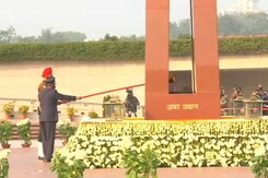 Eternal Flame At India Gate, Burning For 50 Years, Merged With War Memorial Eternal Flame At India Gate, Burning For 50 Years, Merged With War Memorial