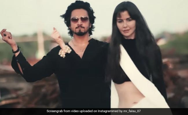 अरबाज खान की गर्लफ्रेंड Giorgia Andriani पर चढ़ा 'पुष्पा' का क्रेज, मिस्टर फैजू के साथ किया धमाकेदार डांस 