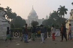 Bengal To Close Schools From Tomorrow, All Offices To Work With 50% Staff Bengal To Close Schools From Tomorrow, All Offices To Work With 50% Staff