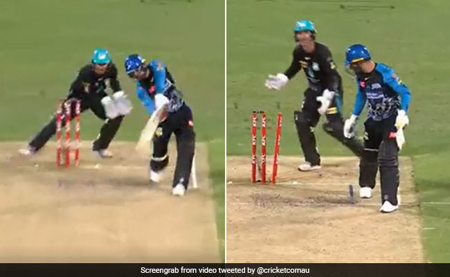 'लॉलीपॉप गेंद' पर छक्का लगाने के लिए राशिद खान ने घुमाया बल्ला, लेकिन हुए बोल्ड, देखें Video