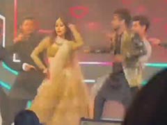 Mouni Performs On Priyanka's Desi Girl At Her Sangeet. See Videos