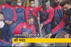 दिल्ली में कई लोगों के पूरे परिवार कोरोना की चपेट में, श्री महाकाल रसोई पहुंचा रही भोजन दिल्ली में कई लोगों के पूरे परिवार कोरोना की चपेट में, श्री महाकाल रसोई पहुंचा रही भोजन