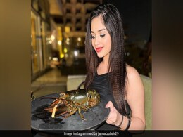 जन्नत जुबैर ने प्लेट भर खाया केकड़ा, तो फैंस का यूं आया रिएक्शन जन्नत जुबैर ने प्लेट भर खाया केकड़ा, तो फैंस का यूं आया रिएक्शन