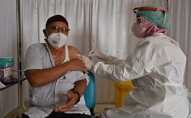 Indonesia Launches Booster Jabs To Contain Omicron Spread