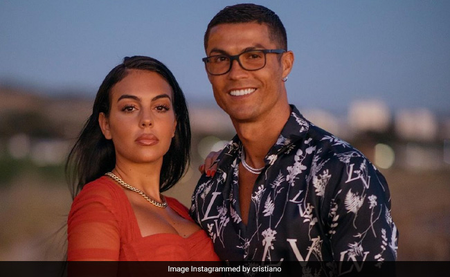 मिलें क्रिस्टियानो रोनाल्डो की गर्लफ्रेंड जॉर्जिना से, कभी स्टोरेज रूम में रहने को थीं मजबूर अब जीती हैं ऐसी शानदार लाइफ