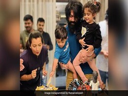 केजीएफ के एक्टर यश ने फैमिली के साथ सेलिब्रेट किया बर्थडे, बोले- जन्मदिन ने मुझे कभी उत्साहित नहीं किया केजीएफ के एक्टर यश ने फैमिली के साथ सेलिब्रेट किया बर्थडे, बोले- जन्मदिन ने मुझे कभी उत्साहित नहीं किया