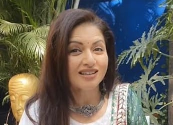 Bhagyashree Shares Weight Loss Diet Tips; Take Notes Bhagyashree Shares Weight Loss Diet Tips; Take Notes