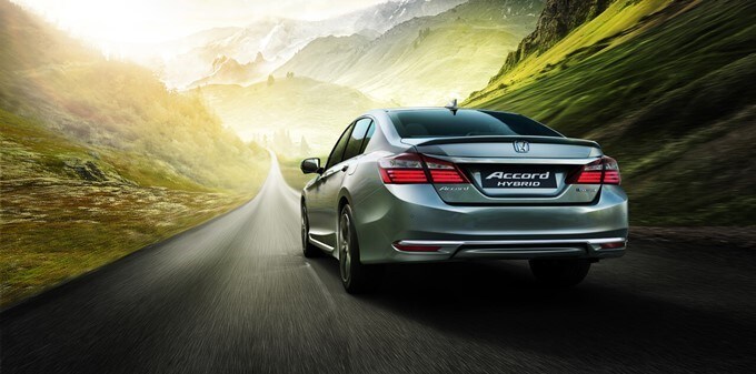 Electrics Cars vs. PHEVs vs. Hybrid Cars: A Quick Guide