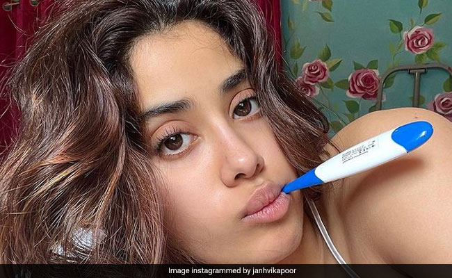Posing With A Thermometer, Janhvi Kapoor Declares It's "That Time Of The Year"
