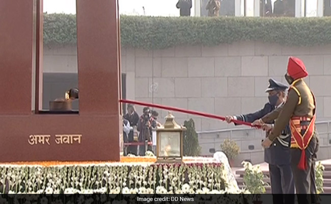 Flame At India Gate For Soldiers Extinguished Merged With War Memorial Flame At India Gate For Soldiers Extinguished Merged With War Memorial