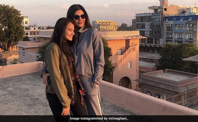 सुष्मिता सेन की रील लाइफ बेटी के ग्लैमरस लुक ने उड़ाए फैंस के होश, ताजा तस्वीरें देख बोले- ये वही क्यूट बच्ची है ?