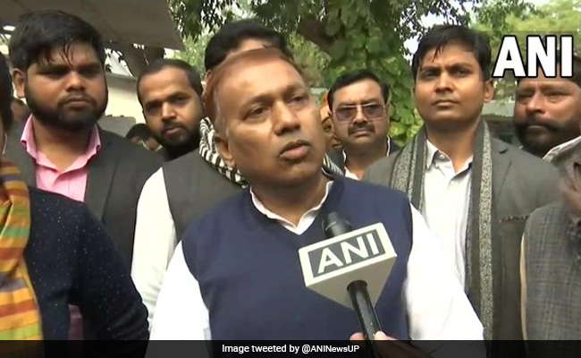 UP चुनाव से पहले BJP MLA मुकेश वर्मा ने भी दिया इस्तीफा, कहा - स्वामी प्रसाद मौर्य के साथ रहूंगा