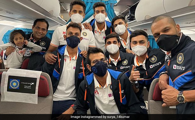 SA vs IND ODI Series में चुने गए खिलाड़ी साउथ अफ्रीका रवाना, धवन के लिए अहम है यह सीरीज, देखें Photos