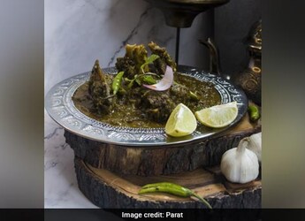Dhaba-Style Saag Meat Recipe: Give Winter-Special Saag A Meaty Twist Dhaba-Style Saag Meat Recipe: Give Winter-Special Saag A Meaty Twist