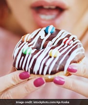 लंच के बाद शुगर की क्रेविंग क्यों होती है? जानिए वैज्ञानिक कारण और मीठे के देसी ऑप्शन्स