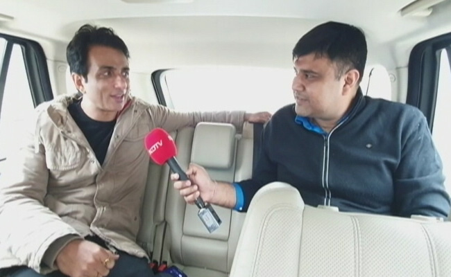 एक्टर सोनू सूद ने बताया कब लेंगे राजनीति में एंट्री, पंजाब में कांग्रेस के CM उम्मीदवार पर कही ये बात