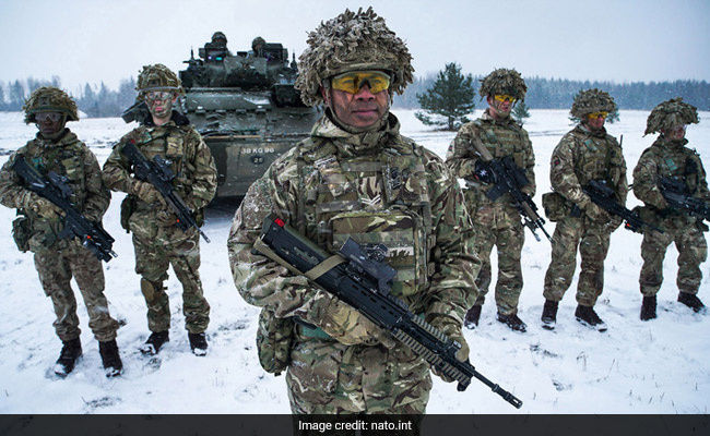 Russia Ukraine Latest NATO Dispatches Ships And Jets Amid Military Build Up Warned By US - Ukraine के लिए Russia के सामने डटी NATO सेना, युद्ध की तैयारी में यूरोप के कई