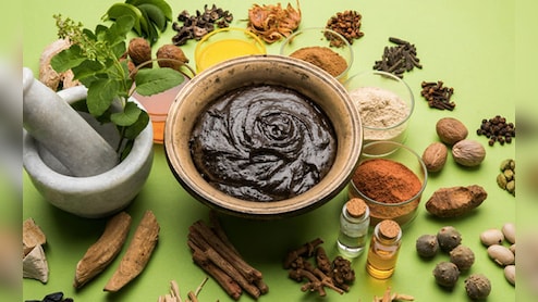 पुरानी से पुरानी खांसी को जड़ से खत्म कर देगा दादी मां का ये नुस्खा, जानिए बनाने का तरीका