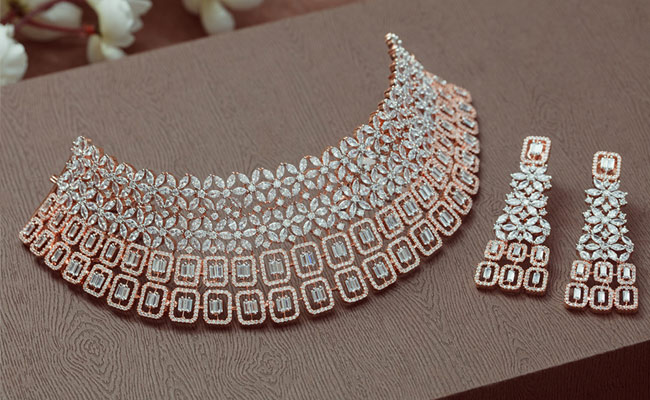 Glam Up Like A Diva With These Traditional Jewellery Sets For Women
