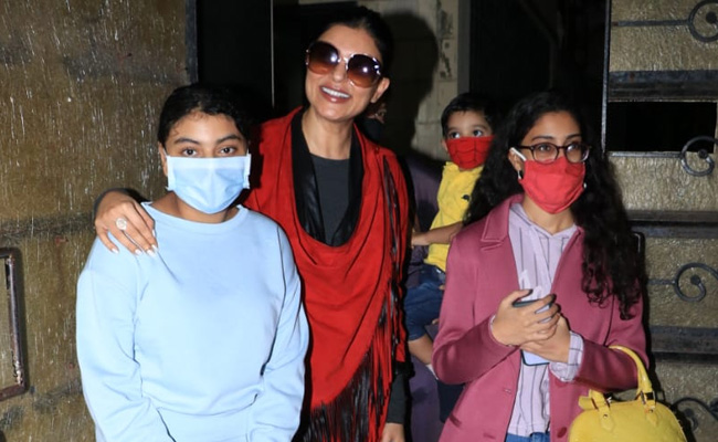 Viral: Sushmita Sen Pictured With A Baby Boy On Family Outing