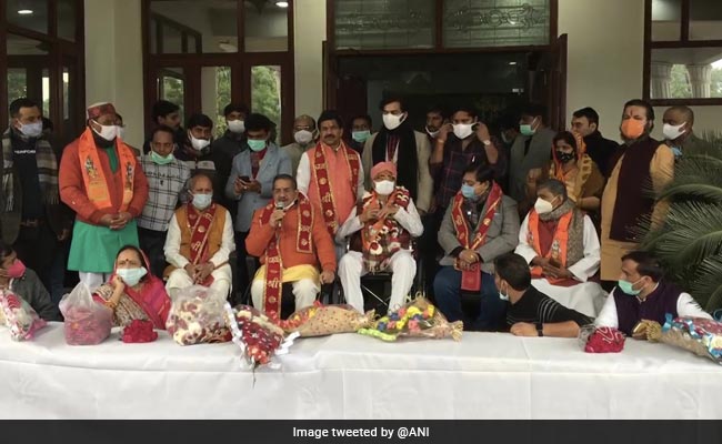 Ahead Of UP Assembly Polls, Bahujan Samaj Party MLA Joins BJP