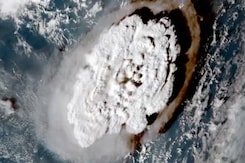 सैटेलाइट वीडियो में कैद हुए पानी के अंदर ज्वालामुखी विस्फोट के दृश्य सैटेलाइट वीडियो में कैद हुए पानी के अंदर ज्वालामुखी विस्फोट के दृश्य