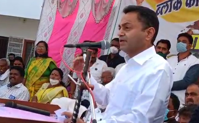 Lok Sabha Elections 2024: नकुलनाथ ने दाखिल किया नामांकन पत्र, कमलनाथ सहित ये नेता हुए शामिल