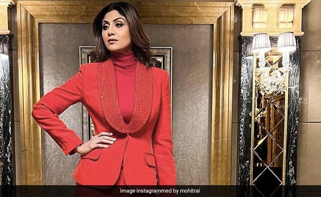 Shilpa Shetty लाल रंग में लगती हैं कमाल, अगर आप भी वेलेंटाइन डे पर कुछ स्पेशल ढूंढ रहे हैं तो ये स्टाइल हैं बेस्ट