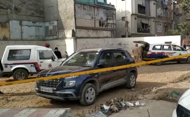 त्रिलोकपुरी में लावारिस बैग मिलने से कुछ देर रही अफरातफरी, जांच में मिला चार्जर, लैपटॉप और वाटर बॉटल