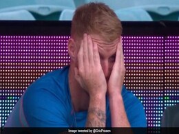 आखिरी गेंद पर हुआ बेन स्टोक्स का बुरा हाल, टी शर्ट में मुंह छुपाते आए नजर, आप देखें आखिरी गेंद पर हुआ बेन स्टोक्स का बुरा हाल, टी शर्ट में मुंह छुपाते आए नजर, आप देखें