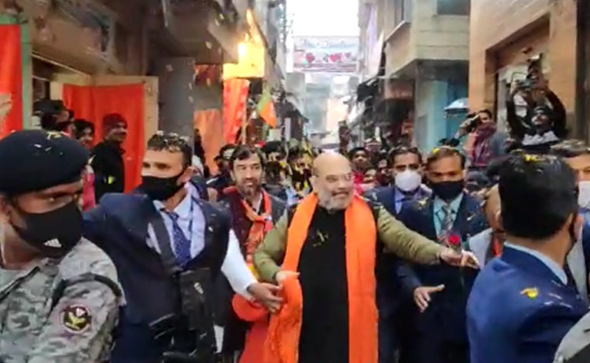 अमित शाह ने कैराना में घर-घर किया प्रचार, बिना मास्क दिखे, कोविड प्रोटोकॉल की उड़ी धज्जियां