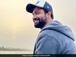Vicky Kaushal Enjoys Bowl Of 'Berry' With Filmy Reference To This Bollywood Song