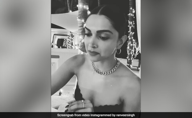 New Year 2022: Deepika Padukone And Ranveer Singh Are Here To "Enjoy." What Else They Here For?