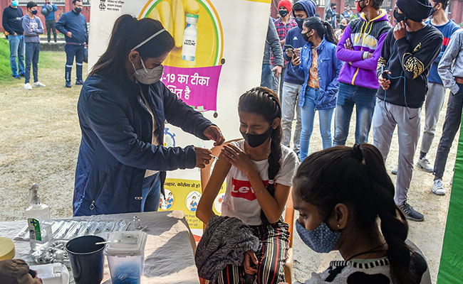 Delhi Vaccinates 56,000 Teens On Thursday, 24,000 Booster Shots Given
