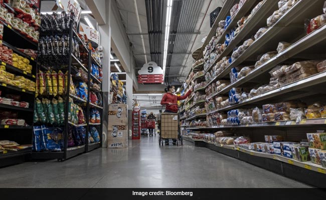 Why Omicron Is Worse Than Delta For US Grocery Stores