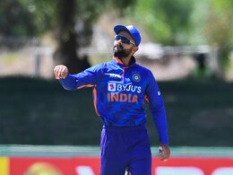 Former Pakistan Captain Uses Hilarious Medical Analogy To Describe Virat Kohli's Captaincy Exit Former Pakistan Captain Uses Hilarious Medical Analogy To Describe Virat Kohli's Captaincy Exit